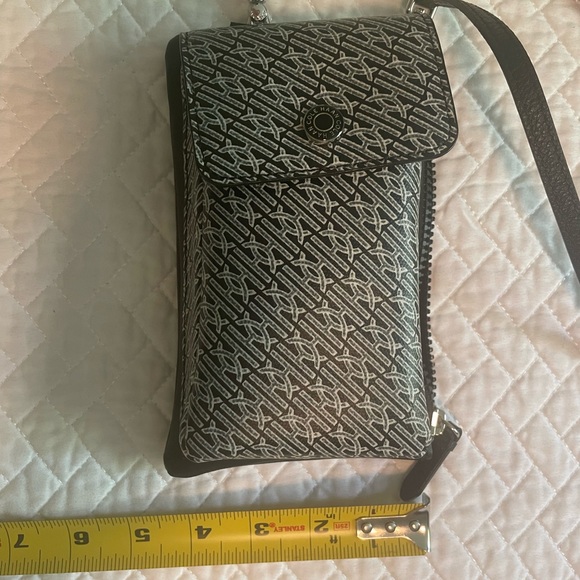 BNWOT - Beautiful Cole Haan Grey/Black/White Patterned Cell Phone/Wallet Purse - Picture 6 of 6